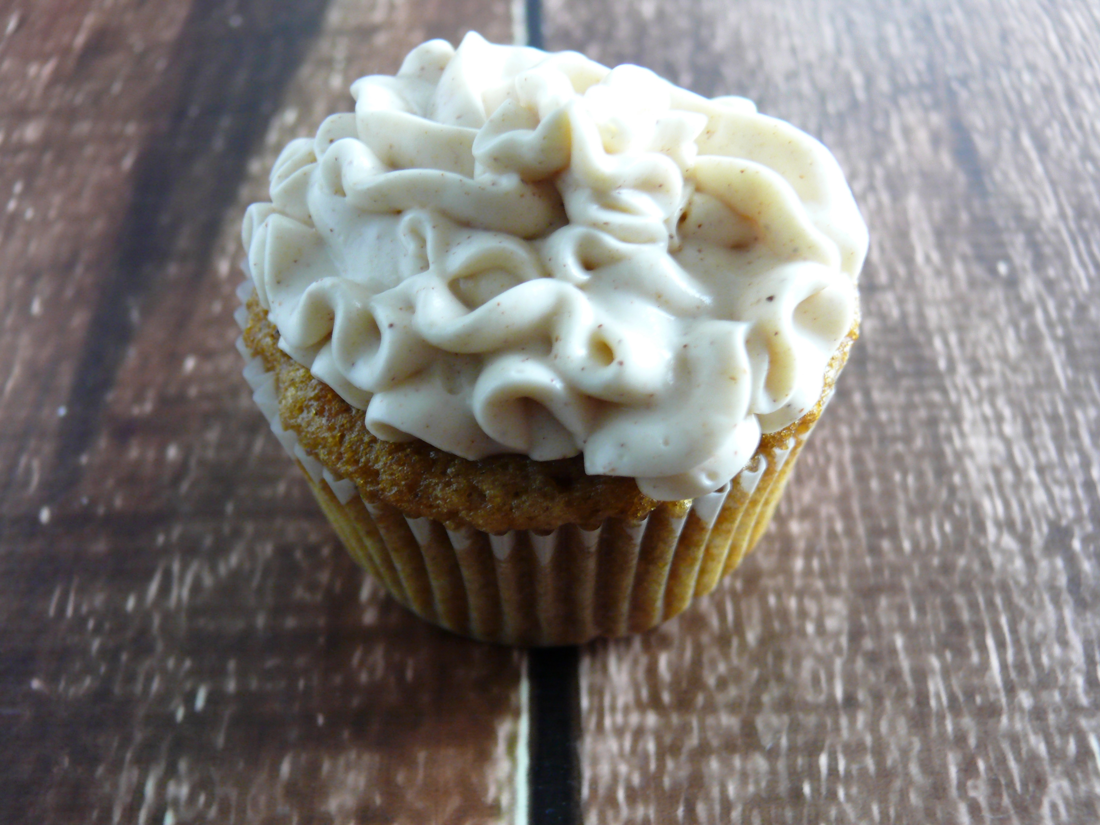 Carrot Cupcakes Cream Cheese Cinnamon Frosting 2